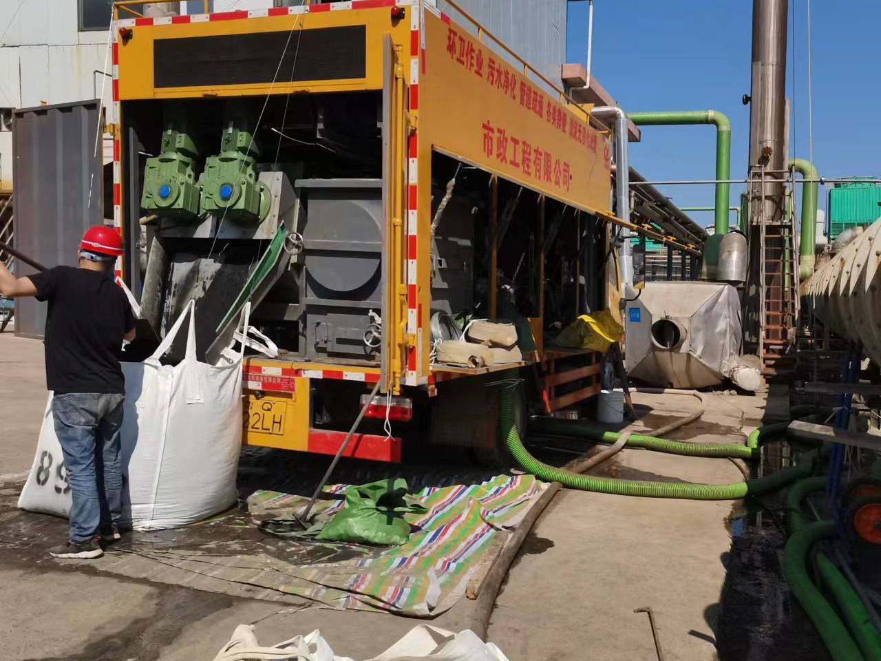 灵武淤泥压干处理